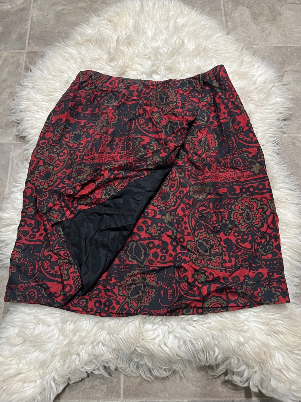 Valerie Stevens Red and Black Floral Patterned A-Line Genuine Silk Slit Skirt